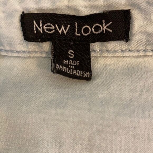 New Look Light Wash Sleeveless Button Up Shirt Small - Picture 4 of 5